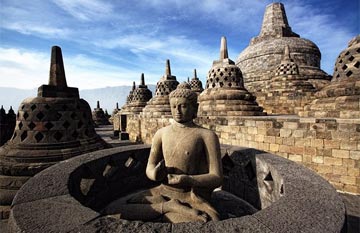 ทัวร์เอเชีย อินโดนีเซีย บาหลี บุโรพุทโธ วิหารอูลูวาตู ทานาลอท วัดเบซากี  5 วัน 4 คืน สายการบินแอร์เอเชีย